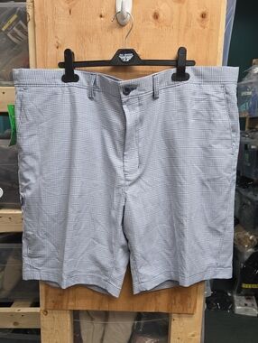 Haggar Size 44 Blue and White Checkered Straight Fit C18 Short